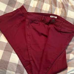 Burgundy Straight-Leg Jeans M jeans